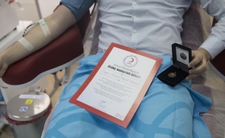 Türk Kızılay&#039;dan immün plazma bağışı yapanlara madalya