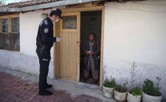 Türk polisi &#039;Kovid-19&#039;la mücadele&#039;de de ön safta