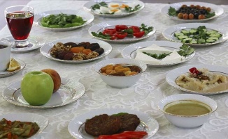 Uzmanından iftar ve sahurda beslenme önerileri