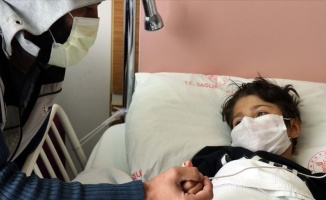 Kalp hastası Suriyeli küçük Rabi Türkiye&#039;de şifa bulacak