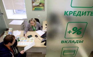 Rus bankaları yine mevduat faizlerini düşürmeye başladı