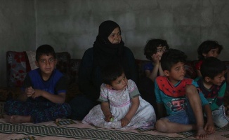 Torunlarıyla yaşam mücadelesi veren Halepli nine: Burada Anneler Günü yoktur