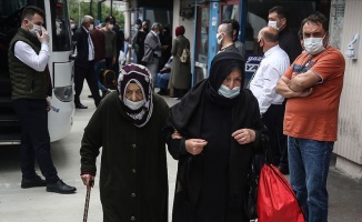 Bakan Koca&#039;dan 65 yaş ve üzeri vatandaşlara seyahat uyarısı