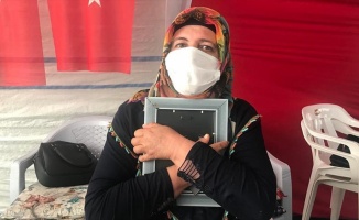 Diyarbakır annelerinden Övünç: Çocuğumun kokusuna hasret kaldım