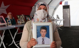 Diyarbakır annelerinden Solmaz Övünç: HDP benim çocuğumu nasıl götürdüyse öyle getirsin