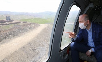 İçişleri Bakanı Soylu Türkiye-İran sınır duvarını inceledi