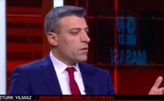 Öztürk Yılmaz’dan Ardahan Belediye Başkanı Demir’e: 8 ayda Ardahan’a bir tuvalet dışında ne yaptın?
