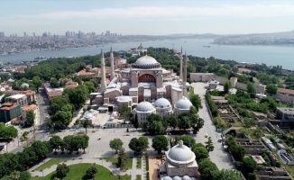 Prof. Dr. Şimşirgil: Ayasofya&#039;nın yeniden camiye dönüştürülmesinin önünde hiçbir engel yok