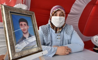 Diyarbakır annelerinden Elhaman: Çocuklarımızı PKK&#039;ya esir etmeyeceğiz