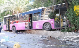 Kadıköy&#039;de trafik kazası: 5 yaralı