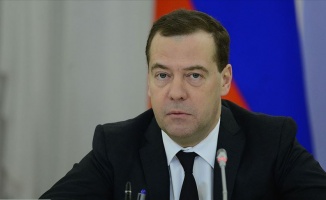 Medvedev: Söylediklerimi yapmazsanız, turistlerimizin çoğu yine Türkiye&#039;ye akın edecek