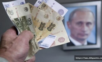 Putin, nakit para kontrolüne sıkı kurallar getirdi