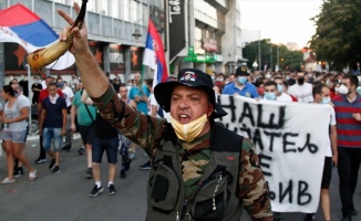 Sırbistan geneline yayılan hükümet karşıtı gösteriler sürüyor