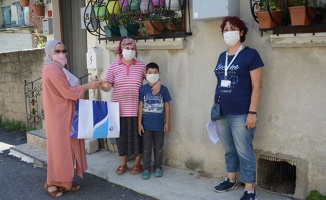 Tuzla Belediyesi Gönül Elleri Çarşısı, yetim ve özel çocuklar ile ailelerine temizlik paketi gönderdi