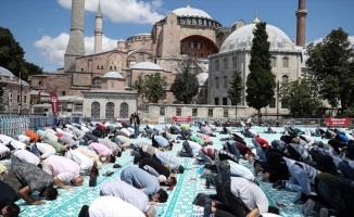 Ayasofya-i Kebir Cami-i Şerifi&#039;ne yoğun ilgi devam ediyor