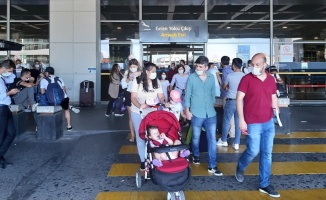 Bakan Karaismailoğlu: Kurban Bayramı&#039;nda hava yoluyla 1 milyon 202 bin 174 yolcu taşındı
