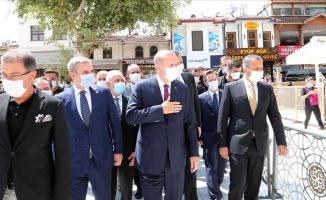 Cumhurbaşkanı Erdoğan, cuma namazını Eyüp Sultan Camisi&#039;nde kıldı