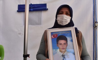 Diyarbakır annelerinden Övünç: Kirli ellerini çocuklarımızın üzerinden çeksinler