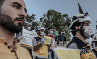 Doğu Guta&#039;daki kimyasal silah katliamı İdlib&#039;de protesto edildi