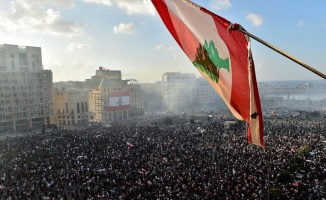 Lübnan'da hükümetin istifası protestocular için yeterli değil