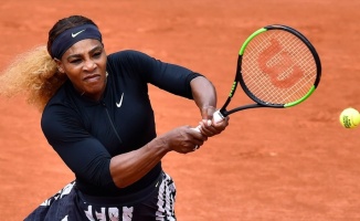 Serena Williams 6 ay sonra ilk kez korta çıktı