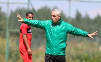 Sivasspor Teknik Direktörü Rıza Çalımbay: İyi bir takım kurmamız gerekiyor