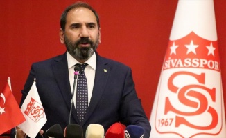 Sivasspor&#039;da Mecnun Otyakmaz yeniden başkan seçildi