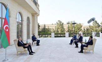 Aliyev&#039;den İran&#039;a mesaj: Ermeniler işgal ettiği camilerimizde sığır bile besliyorlar