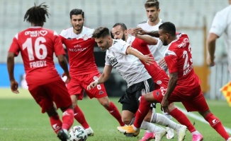 Beşiktaş: 1 - Fraport TAV Antalyaspor: 0 (İlk yarı)