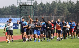 Milli güreşçiler yeni başarılar için Topuk Yaylası'nda güç depoluyor