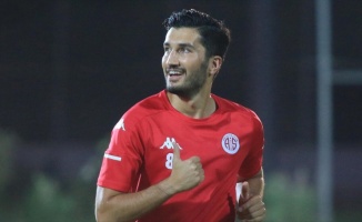Nuri Şahin Antalyaspor ve Türk futboluna katkı sunmak istiyor
