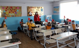 Yüz yüze eğitim anasınıfı ve ilkokul 1&#039;inci sınıflarda başladı