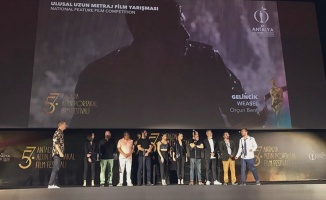 57. Antalya Altın Portakal Film Festivali'nde 'Gelincik' ve 'Dersaadet Apartmanı' seyirciyle buluştu