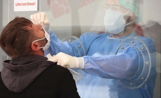 Diyarbakır'da sürüntü örneklerinin alındığı Kovid-19 kliniğinin kapasitesi artırıldı