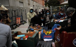 Kovid-19 İspanya&#039;da gıda yardımları kuyruğunu uzattı