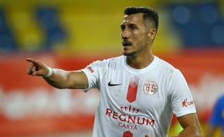PFDK'den Antalyasporlu futbolcu Adis Jahovic'e 2 maç men cezası