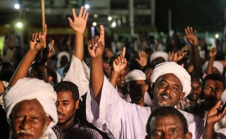 Sudanlı alimler Fransa Cumhurbaşkanı Macron&#039;un İslam karşıtı açıklamalarını protesto etti
