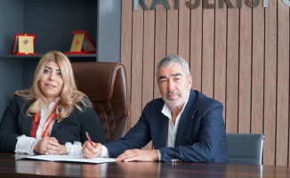 Teknik direktör Samet Aybaba, Kayserispor&#039;la sözleşme imzaladı