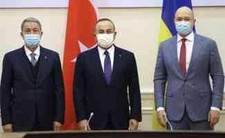 Akar ve Çavuşoğlu, Ukrayna Başbakanı Şmıgal ile görüştü