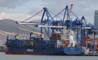 Akdeniz'de hukuk dışı arama yapılan Türk gemisi İzmir Limanı'na geldi