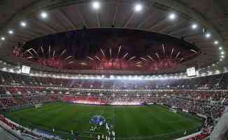 Katar&#039;da 2022 Dünya Kupası&#039;nın simgelerinden er-Rayyan Stadyumu açıldı