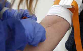 Salgınla mücadelede “toplumsal bağışıklığı“ sağlamanın yolu Kovid-19 aşısı