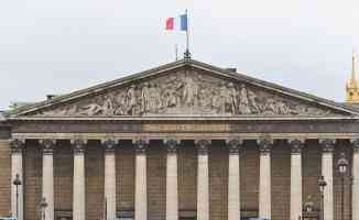 Fransa&#039;nın yeni tasarısı Müslümanların dinlerini yaşamalarını zorlaştıracak