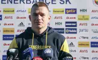 Fenerbahçeli futbolcu Szalai, Galatasaray derbisinde oynamak için sabırsızlanıyor