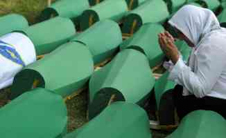 Hollanda hükümetinden Srebrenitsa&#039;da görev yapmış askerlere jest