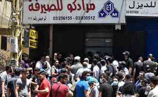 Lübnanlılar bankalardaki mevduatlarına bir yılı aşkın süredir ulaşamıyor