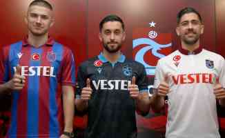 Trabzonspor, yeni transferleri için imza töreni düzenledi