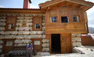 Antalya&#039;nın tarihi &#039;düğmeli evleri&#039; özgün mimarisiyle hem yaşayanı hem de ziyaretçisini mutlu ediyor