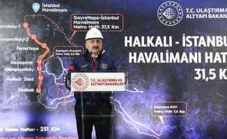 Bakan Karaismailoğlu&#039;ndan İstanbul&#039;a iki yeni raylı sistem hattı müjdesi