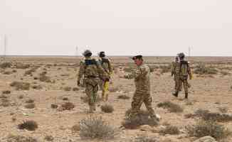 Libya&#039;daki Rus Wagner paralı askerlerinin, Sirte ile Cufra arasına toprak set çekmeye çalıştıkları belirlendi